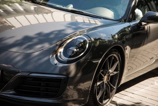 Kaune pavogti 10 tūkst. eurų vertės „Porsche“ žibintai