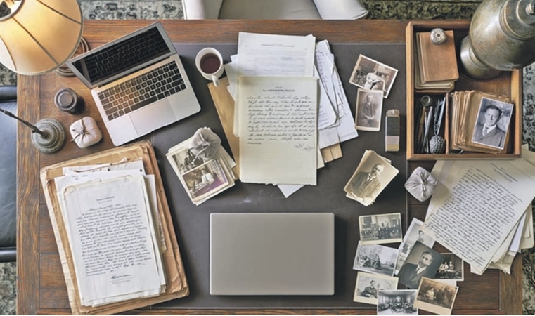 Prasminga: padedami A. Feizaitės, klubo bendraminčiai mokosi naudotis genealogijai svarbiais šaltiniais, kartu aiškinasi, kaip išnarplioti šeimos istorijos pinkles.