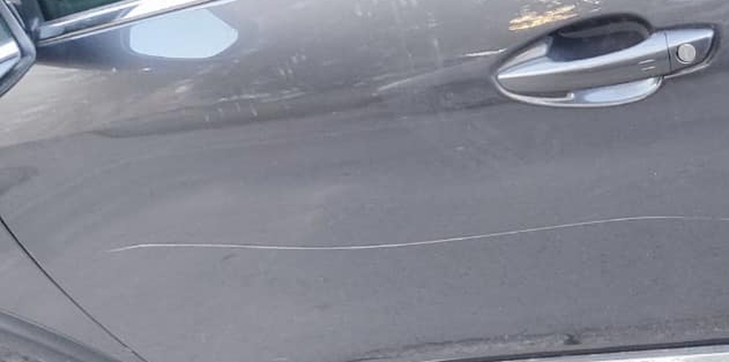 Niokojo: Klaipėdoje vandalams užkliuvo „Škoda“ automobiliai – per dvi dienas aštriu daiktu apgadintos dvi transporto priemonės.