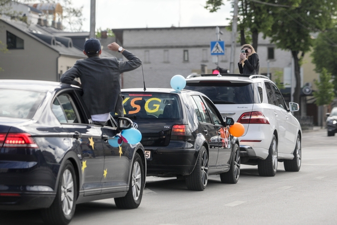 Atsainiai: toli gražu ne visi nepilnamečiai eisme elgiasi atsakingai.