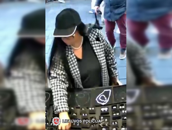 Iš mugės dingo papuošalai: ką apie tai žino ši moteris?