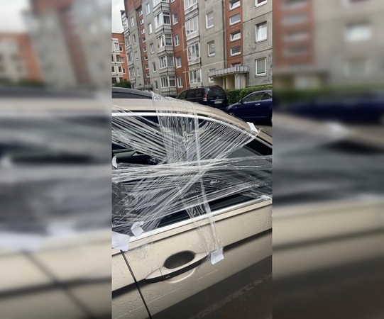 Geranoriškumas: pradėjus lyti, klaipėdietis pastebėjo neuždarytą automobilio langą ir nusprendė padėti jo savininkui.