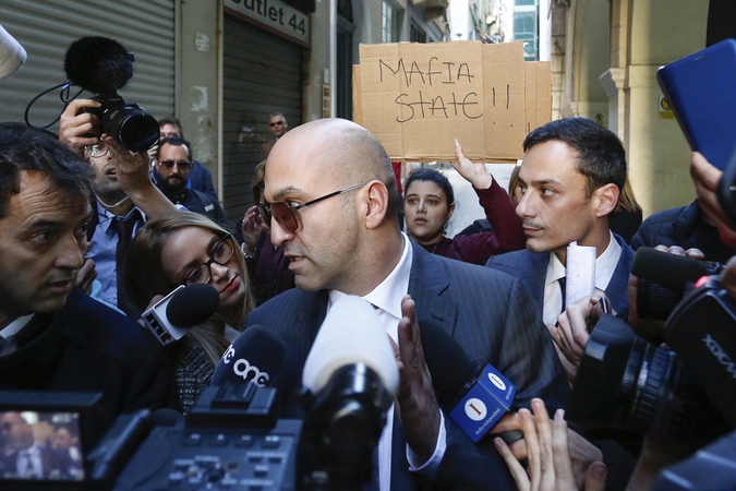 Maltos magnato išteisinimas dėl žurnalistės nužudymo sukėlė pasipiktinimą