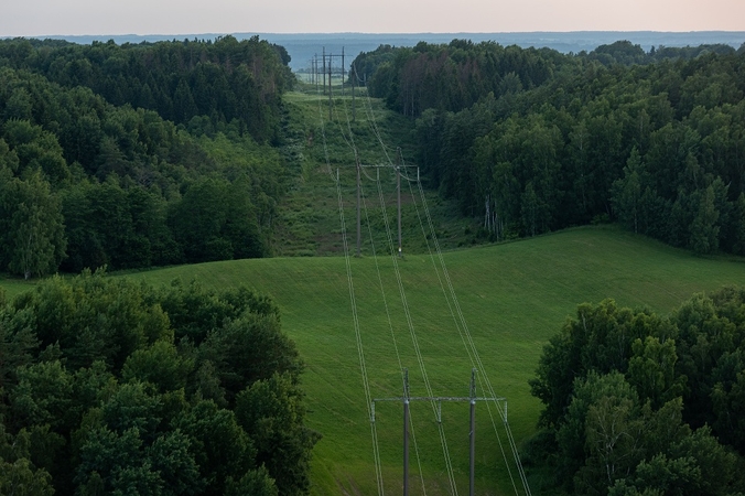Be elektros palikus beveik 270 tūkst. vartotojų, siūlo formuoti tūkstantinį generatorių rezervą