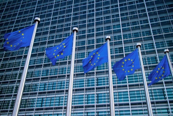 ES įves 2 eurų tvarkymo mokestį internetu užsakomoms importuojamoms prekėms