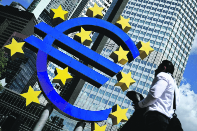 Problema: metinė infliacija euro zonoje yra gerokai aukštesnė, negu ECB siekiamas 2 proc. tikslas – šiuo metu ji siekia 3 proc.