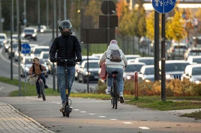 Siūlo bausti už važiavimą šiomis transporto priemonėmis