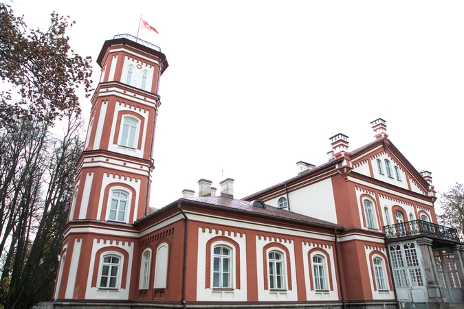 Vyriausybė nepritaria mokestinei lengvatai dvarams