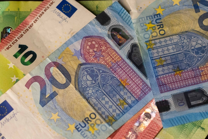 Karo tarnybą pasirinkusiems Giraitės ginkluotės gamyklos darbuotojams – 1,5 tūkst. eurų išmokos