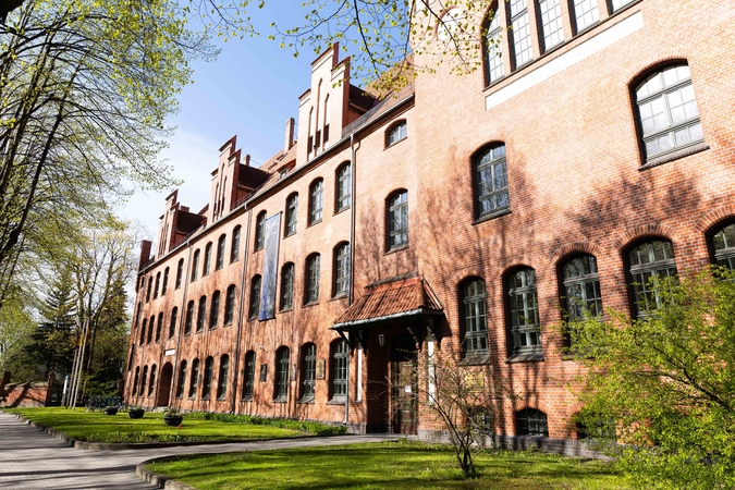 Klaipėdos universitetui valstybė perleis valdyti Botanikos sodo mokslo pastatą