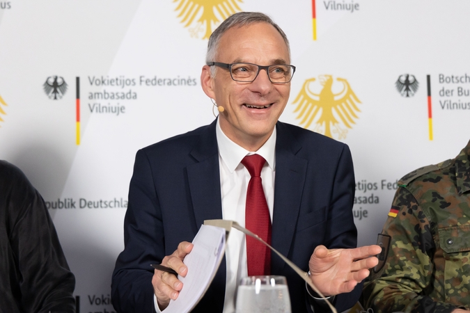 Vokietijos ambasadorius: mūsų įsipareigojimas Lietuvoje išvystyti brigadą – iškaltas akmenyje