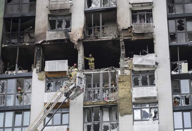 Žiniasklaida: Ukrainos pajėgoms fronte nurodyta laikinai laikytis paliaubų