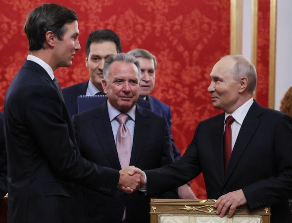 Putino susitikimas su Trumpo pasiuntiniais parodė Kyjivo sąjungininkams, kad karas tęsis ir 2027 m.