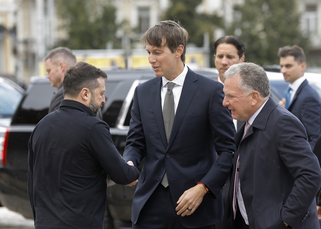 Per pirmąjį vizitą Kyjive JAV pasiuntiniai surengė derybas su Volodymyru Zelenskiu