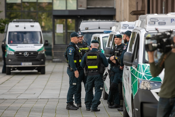 Kupiškio rajone, poilsiavietėje greta marių, moteris rado ginklą