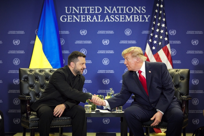 Zelenskis su Trumpu aptarė tris galimus paliaubų scenarijus