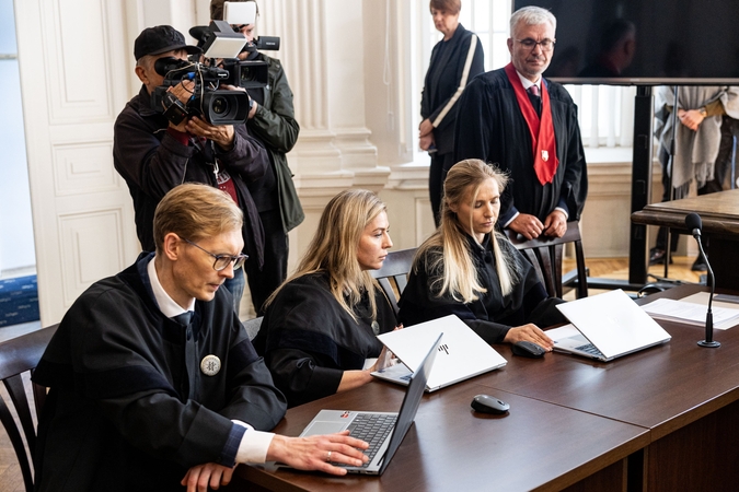 Teismui atvertus kunigo Švedavičiaus bylą prokuroras kreipėsi į jo aukomis galimai tapusius vaikus