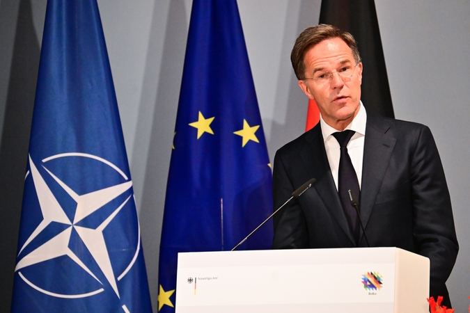 Rutte: NATO išliks stiprus, kad ir kas taptų Prancūzijos prezidentu