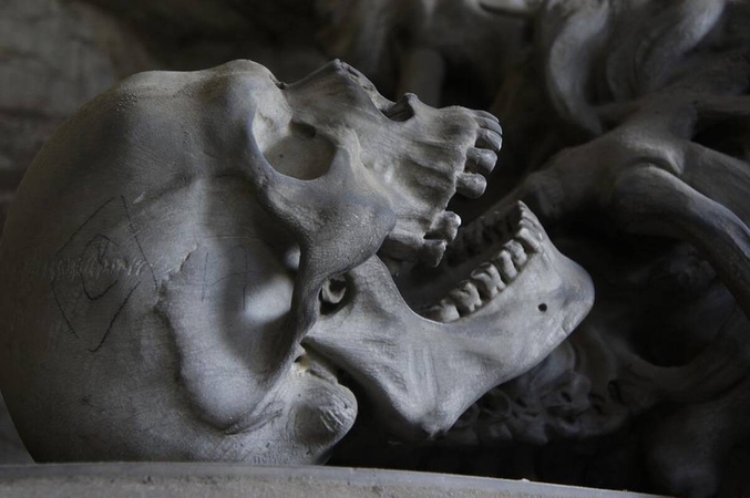 Šiurpu: remontuojant namą po grindimis aptiktas žmogaus skeletas