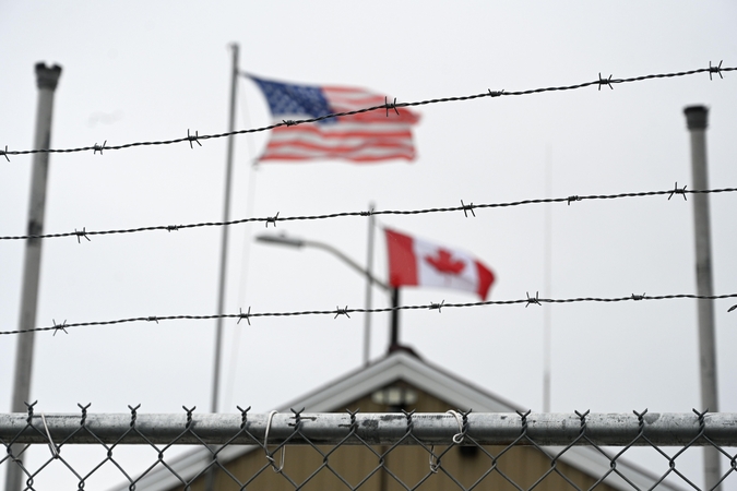 Įsigalioja Kanados atsakomieji muitai amerikietiškoms prekėms
