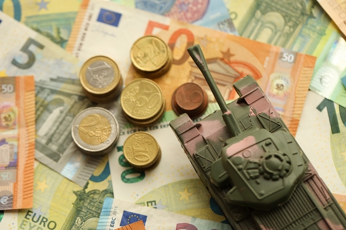 Gynybos obligacijos įgavo pagreitį: išplatinta dar už 102 mln. eurų