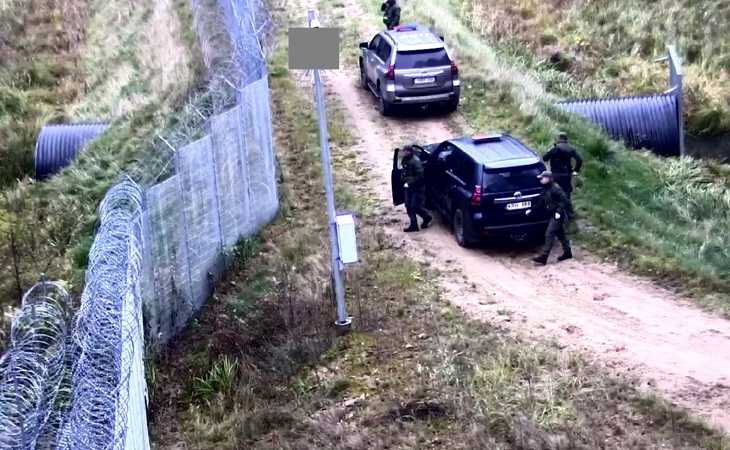 Du migrantai iš Baltarusijos į Lietuvą bandė patekti per upelio pralaidą