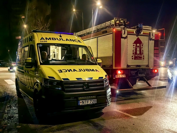 Į A. Baranausko gatvę dėl lifte įstrigusių žmonių atskubėjo ugniagesiai, medikai, policija