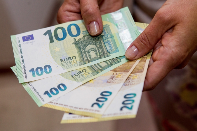 Seime – siūlymas: našlių pensiją sudarytų 30 proc. mirusio sutuoktinio pensijos