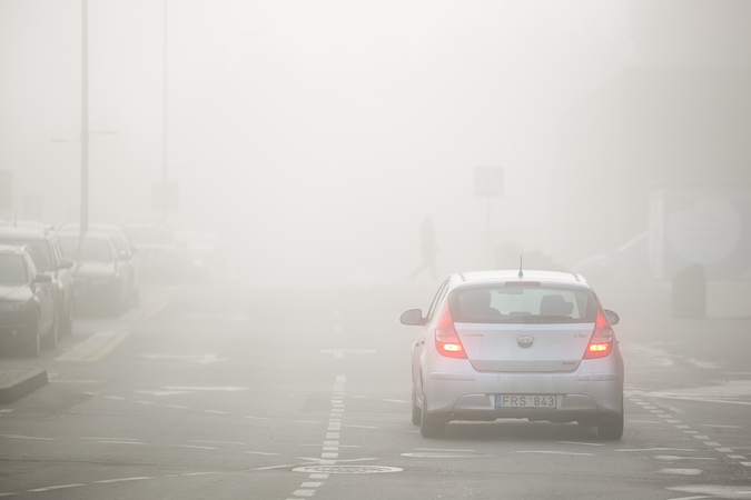 Orų prognozė: vairuotojams sunkumų kels rūkas