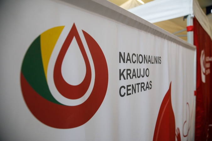 Apeliacinis teismas sumažino baudą piktnaudžiavusiai Nacionalinio kraujo centro buvusiai vadovei