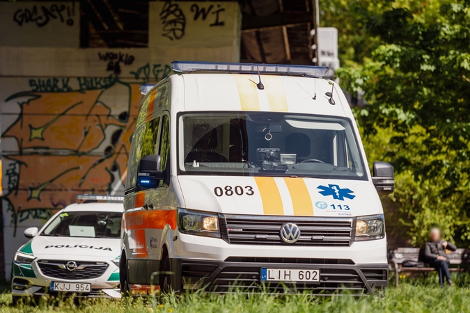 Ežere rastas moters kūnas