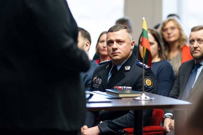 Kalėjimų tarnybos vadovas toliau siekia ikiteisminio tyrimo dėl eksministro veiksmų