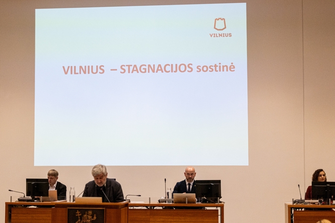 Vilniaus tarybai svarstant veiklos reglamento pokyčius, opozicinės frakcijos paliko posėdį