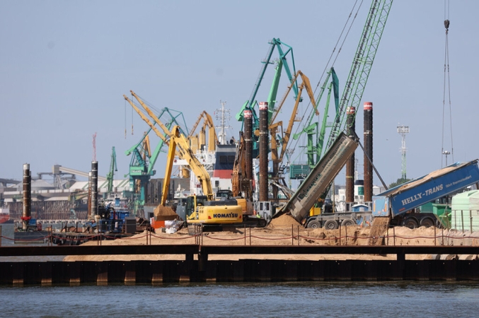 Siūloma leisti Klaipėdos uostui beveik nemokėti dividendų, investuoti į pietinės dalies plėtrą
