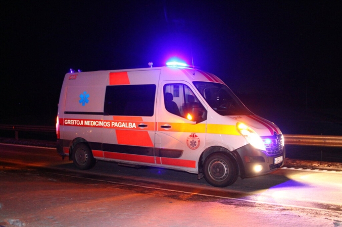 Iš Mažeikių į Kauno klinikas naktį atvežtas sužalotas vyras