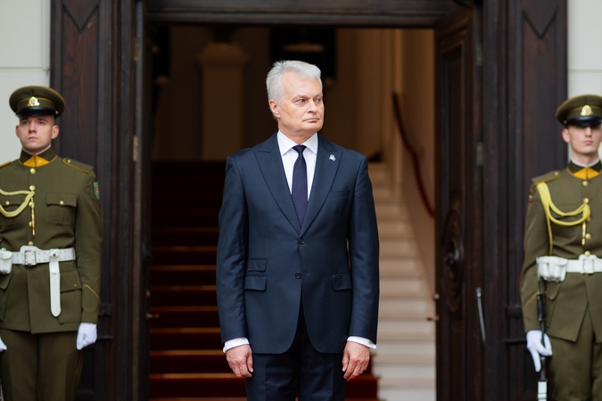 Nausėda priėmė į Lietuvą atvykusį Juodkalnijos prezidentą
