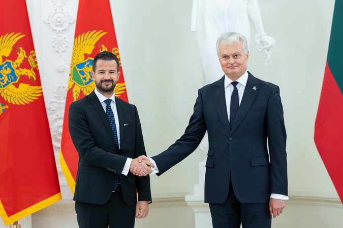 Jakovas Milatovičius, Gitanas Nausėda