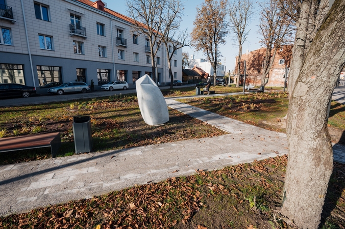 Kaune dar viena erdvė poilsiui ir menui – sutvarkytas skveras Šančiuose