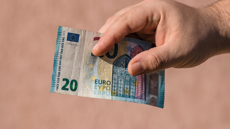 „Už 20 eurų prisiimu atsakomybę už KET pažeidimus“: po įrašo socialiniame tinkle – nemalonumai