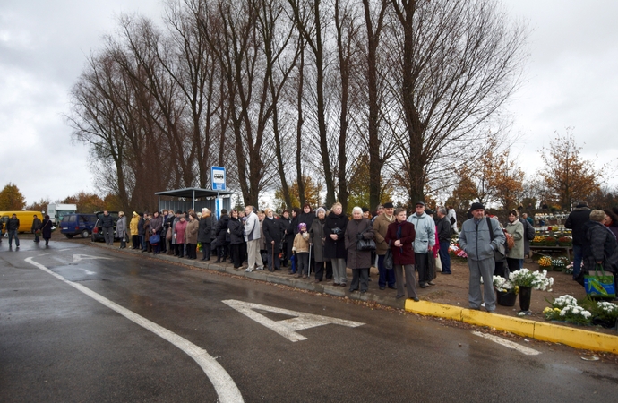 Vėlinių laikotarpiu Vilniuje dažniau kursuos viešasis transportas