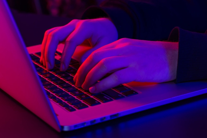 Prancūzijoje uždarytos trys svetainės: jose – nepilnamečių pornografija