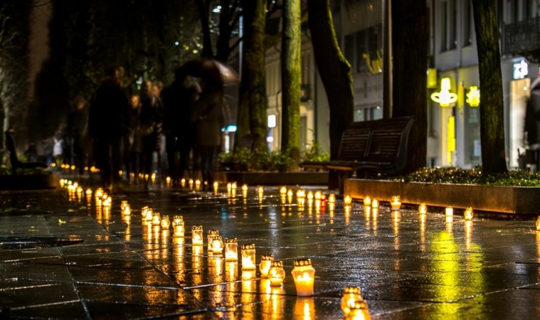 25-eri metai šviesos ir atminimo: Kaune jubiliejų minės „Sielų upė“