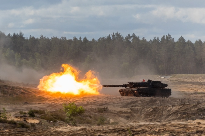 Pabradėje griaudės „Leopard 2A6“ tankai
