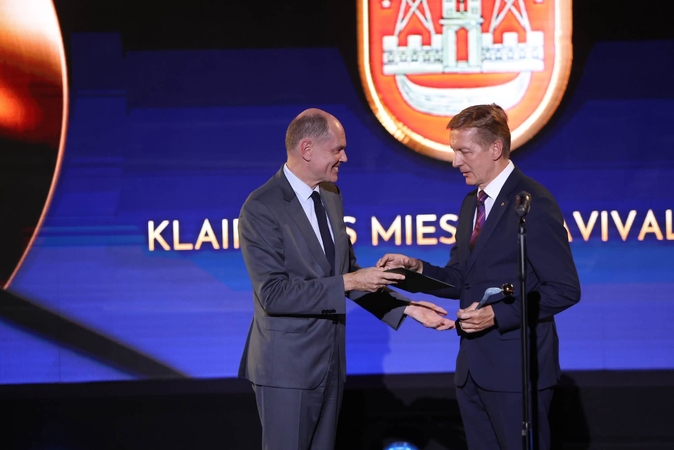 Įvertinimas: šiemet krivūlė Klaipėdai atiteko nominacijoje „Už atsparumo ateities iššūkiams stiprinimą“, kuri įteikta miesto vadovui A. Vaitkui.
