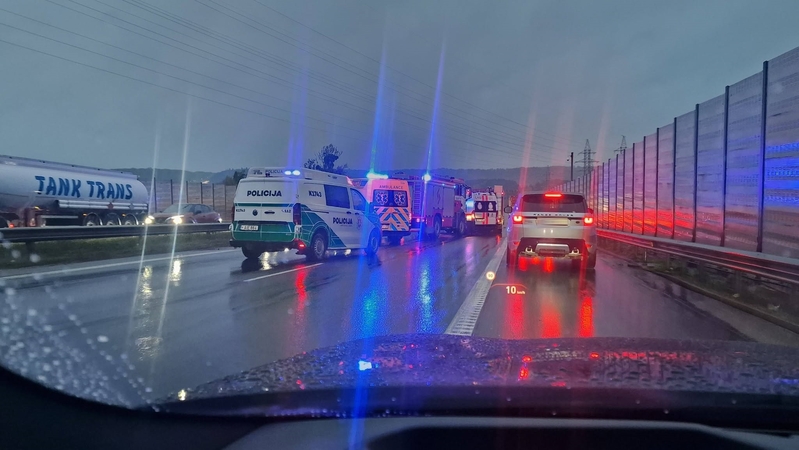 Kaune susidūrė apie dešimt automobilių: susidarė spūstys