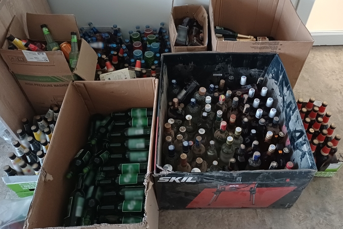 Klaipėdos rajone vyras neuniforuotam pareigūnui pardavė alkoholio