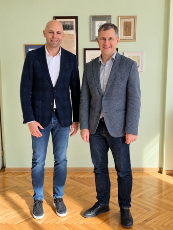 KKPDA prezidentas MariusHorbačauskas ir UAB Karcher vadovas Mindaugas Levickas