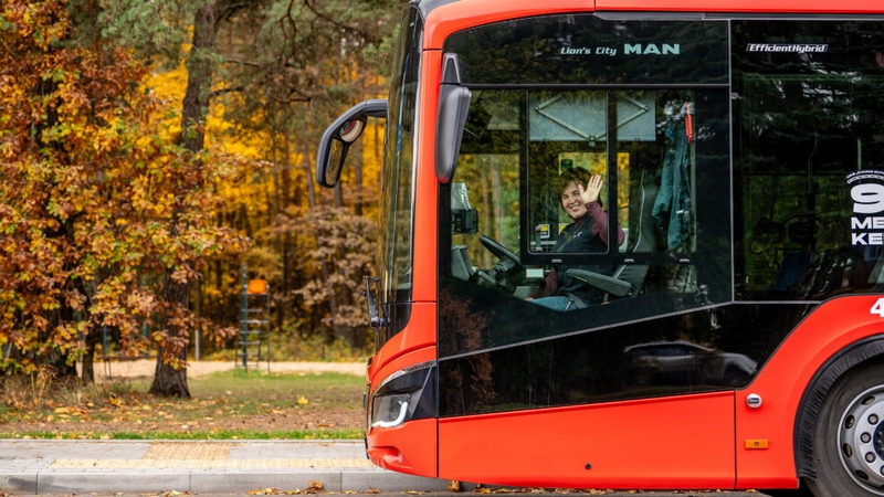 Dėmesio: kelioms dienoms keisis septynių autobusų maršrutai