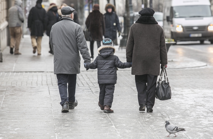 Rizika: tikėtina, kad, priėmus tokius pakeitimus, darbdaviai vertintų kaštus ir vengtų išlaikyti vyresnius darbuotojus darbo rinkoje.