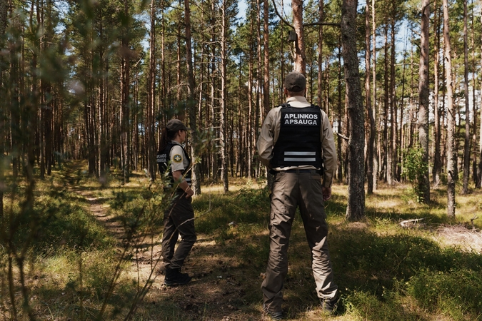 Baigėsi reidai „Miškas be kenkėjų“: atlikti 43 reidai, teritorijos žvalgytos sraigtasparniu